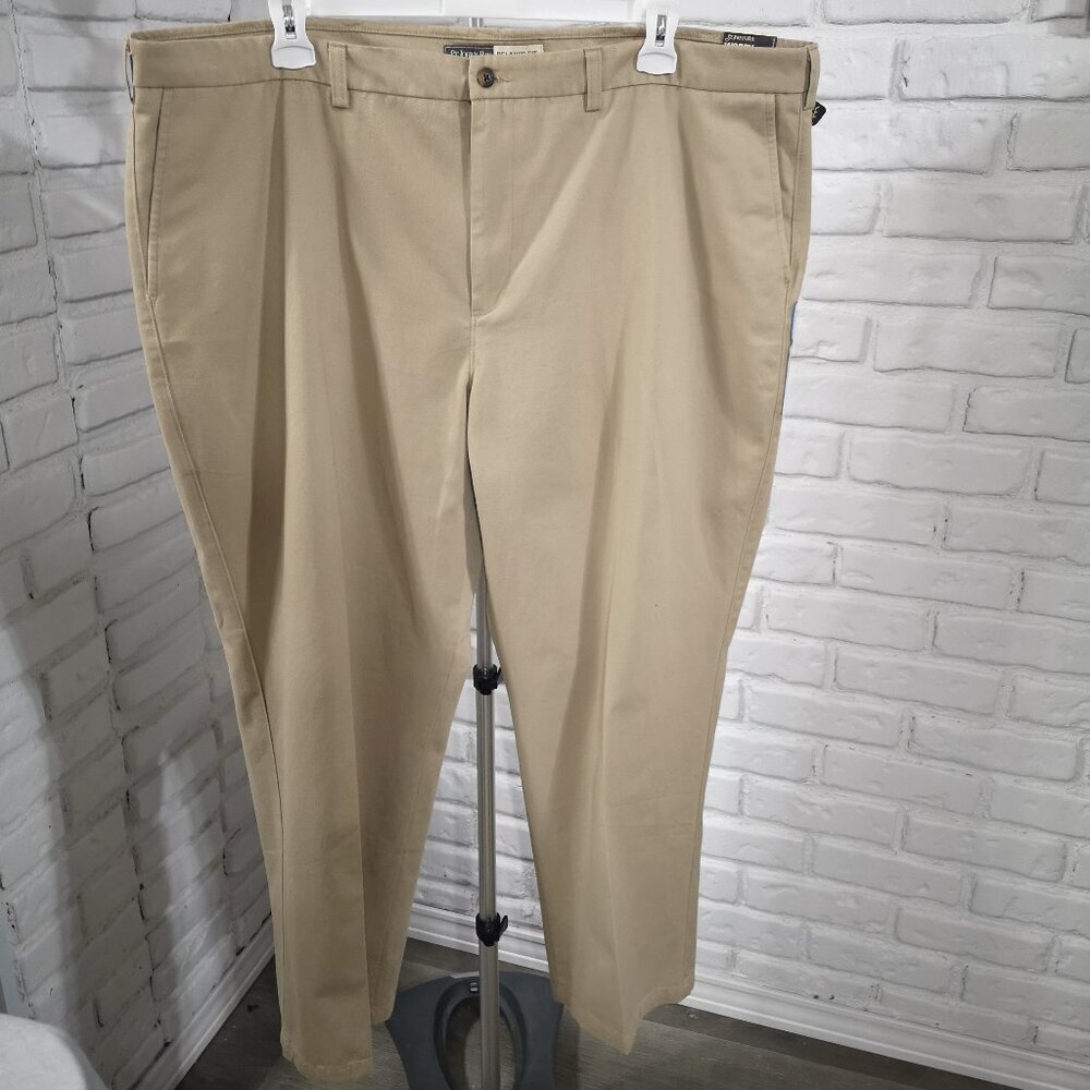 NWT St John's Bay Men's Size 48/30 Flat Front Tan Relaxed Fit Wrinkle Free Pants